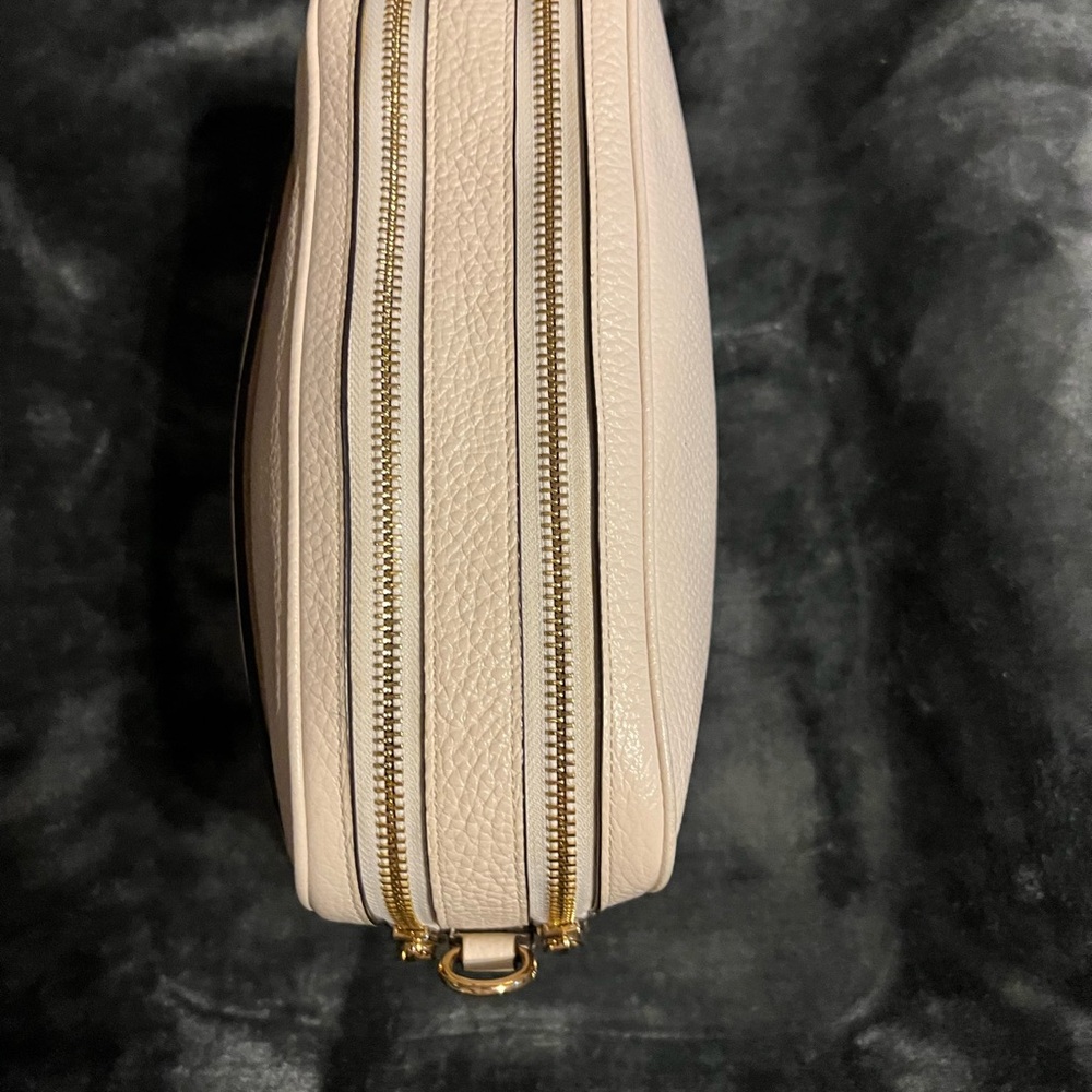 Coach Cream Leather Crossbody Bag. - Picture 11 of 14